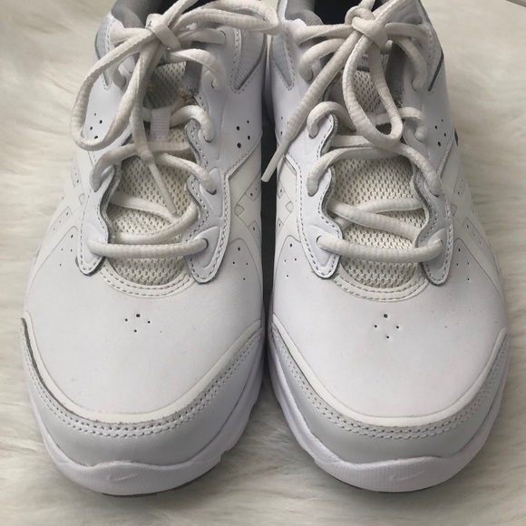 N E W | Nike Walking Running Shoes Sneakers - Picture 5 of 6